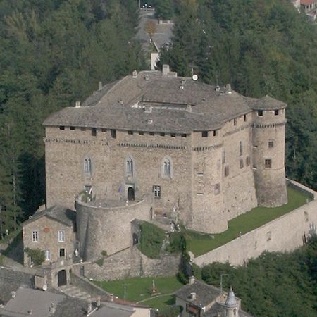 Castello Di Compiano Hotel Relais Museum Екстер'єр фото