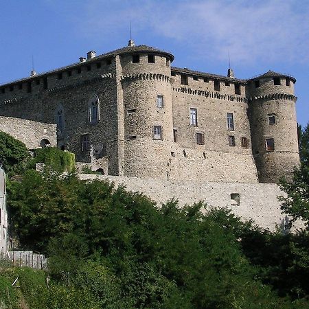 Castello Di Compiano Hotel Relais Museum Екстер'єр фото