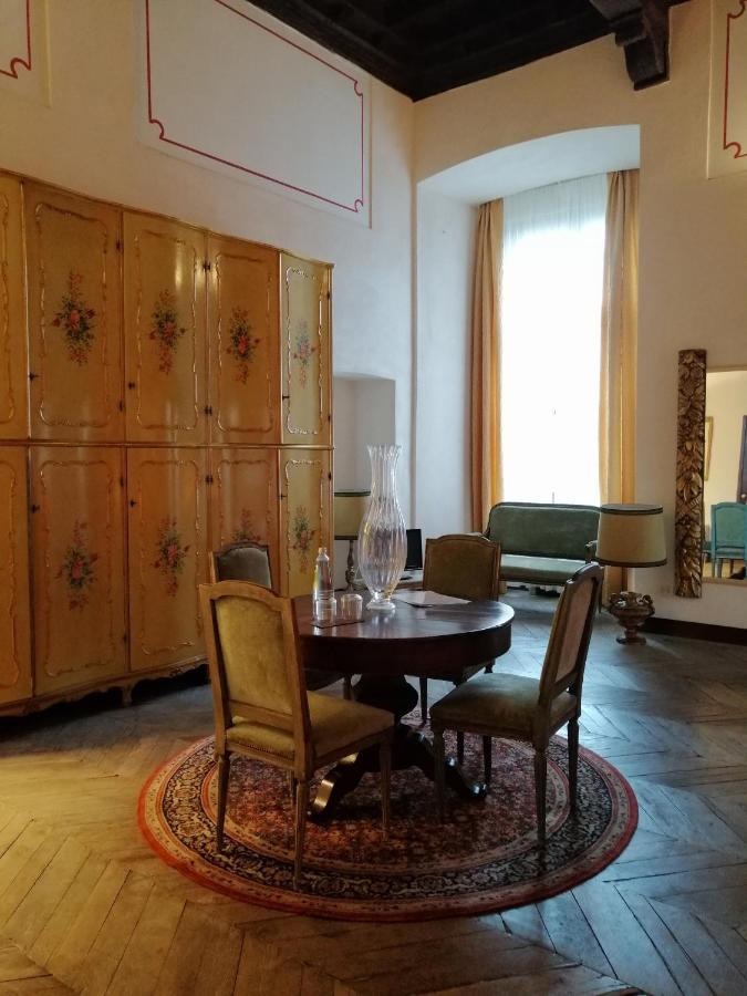 Castello Di Compiano Hotel Relais Museum Екстер'єр фото