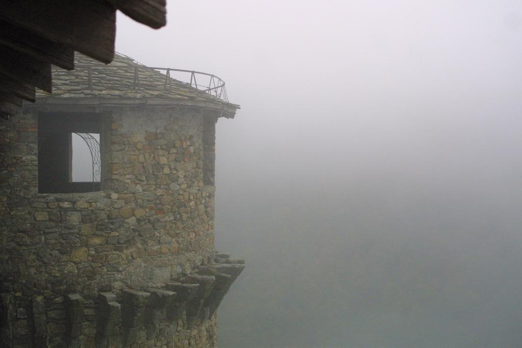 Castello Di Compiano Hotel Relais Museum Екстер'єр фото