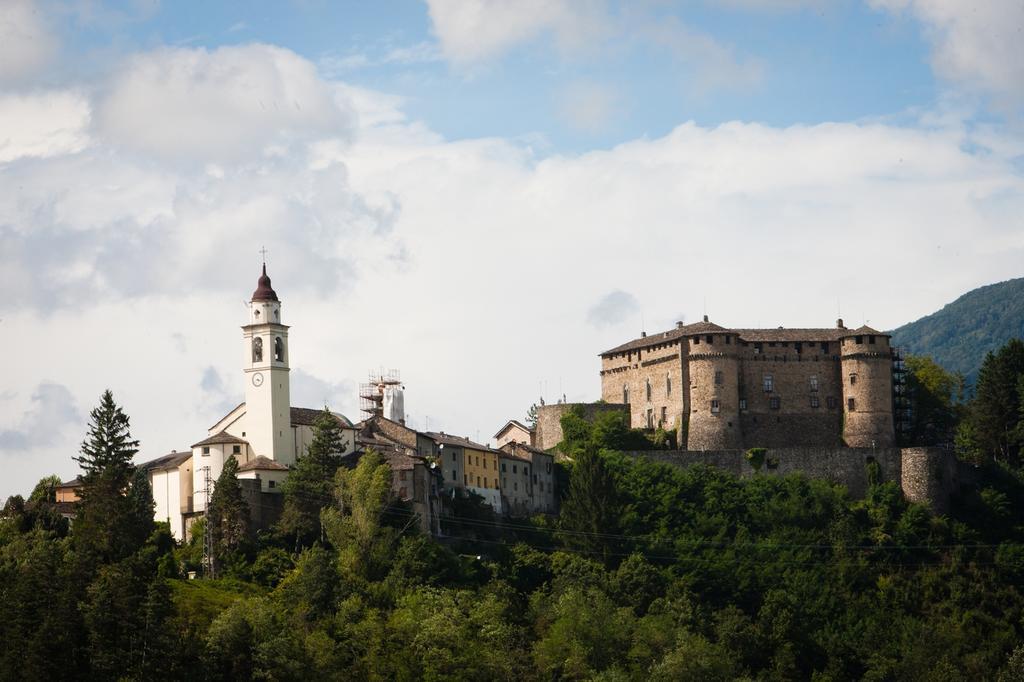 Castello Di Compiano Hotel Relais Museum Екстер'єр фото