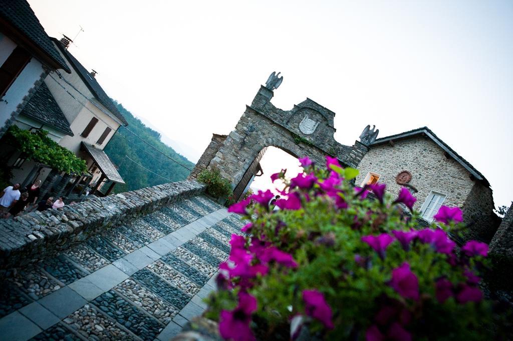 Castello Di Compiano Hotel Relais Museum Екстер'єр фото