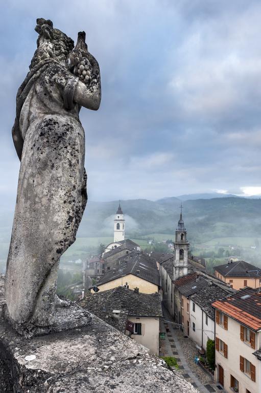 Castello Di Compiano Hotel Relais Museum Екстер'єр фото