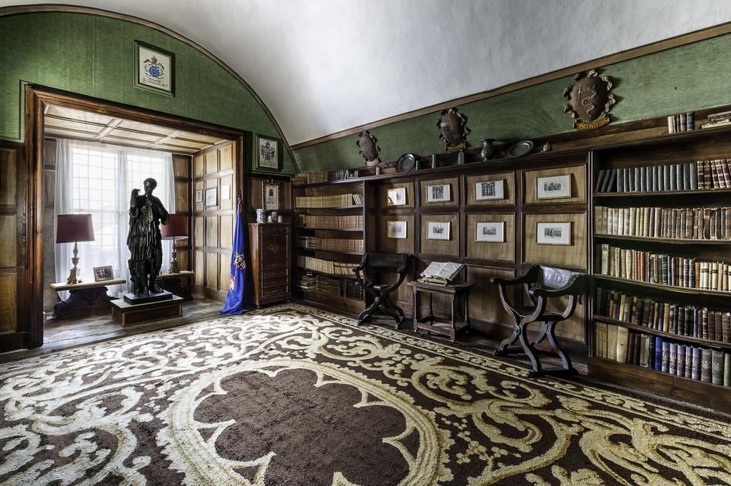 Castello Di Compiano Hotel Relais Museum Екстер'єр фото