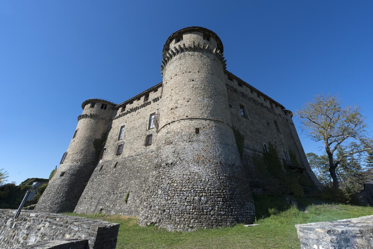 Castello Di Compiano Hotel Relais Museum Екстер'єр фото